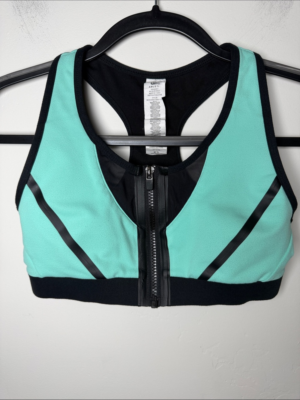 Fabletics Sports Bra Xs Aqua Green Blue & Black Front Zip Activewear Workout